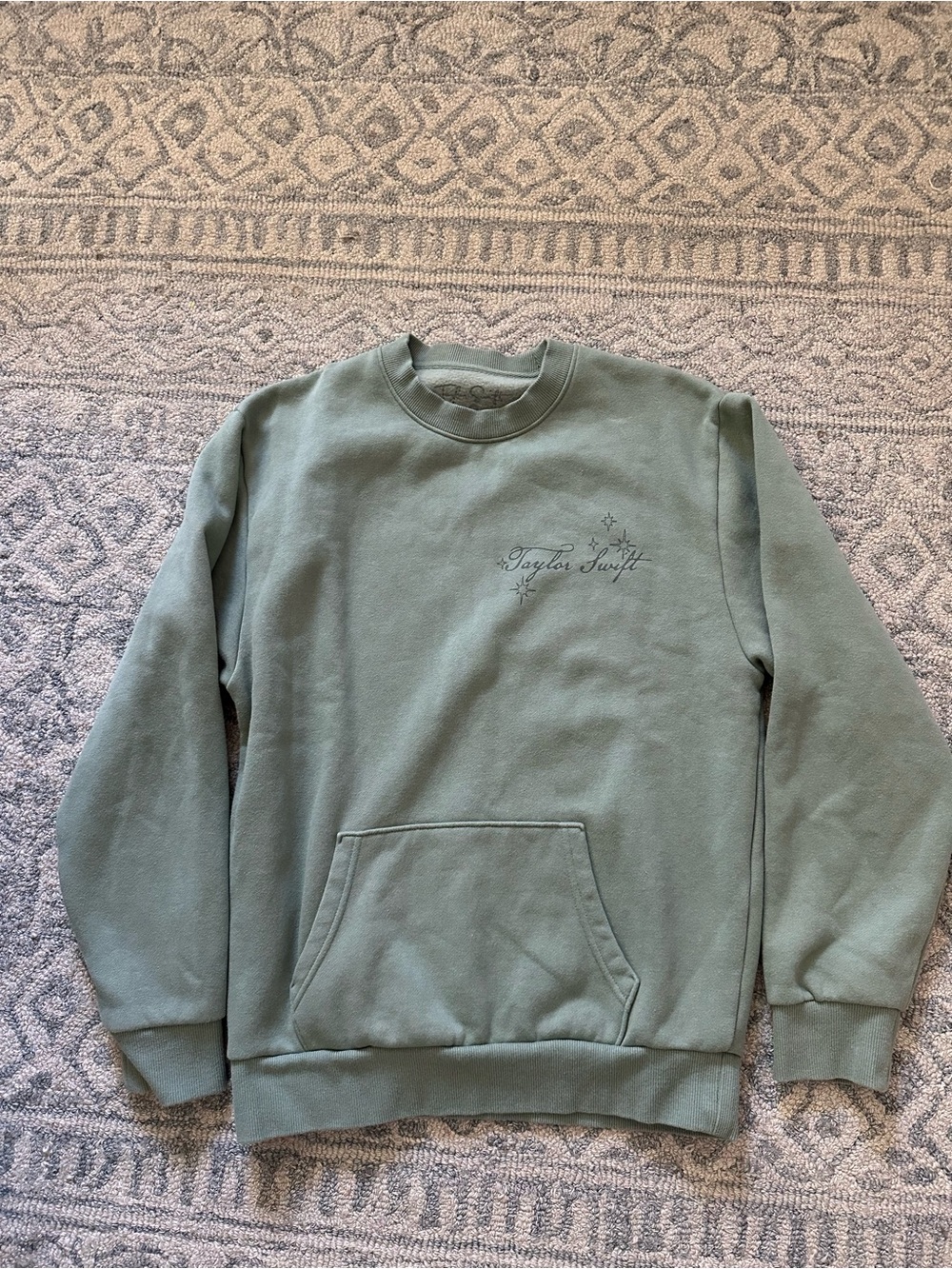 Taylor Swift Danced all Night  kanga sweatshirt size Small - Picture 3 of 8